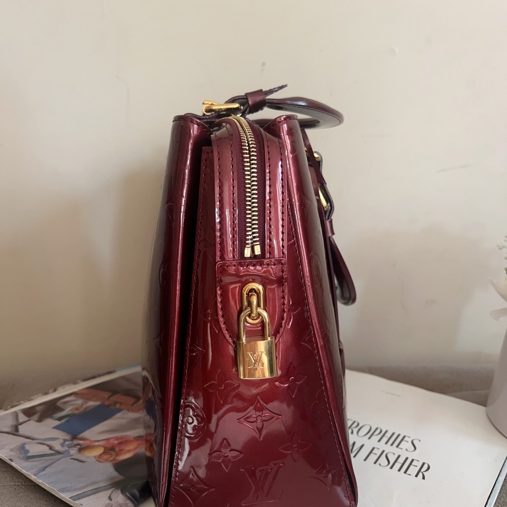 LOUIS VUITTON Amarante
Melrose Avenue Vernis Monogram
Satchel - Picture 4 of 9